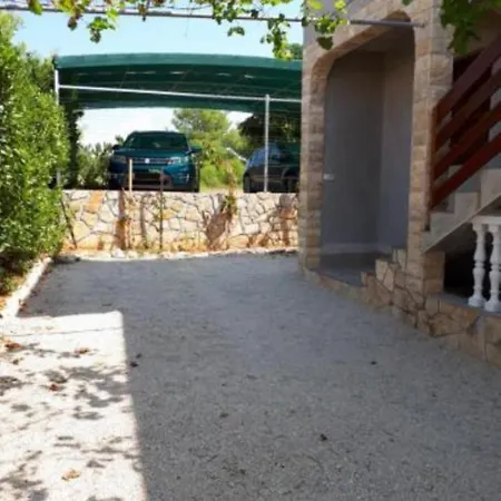 Apartman Kerep Apartamento Nin